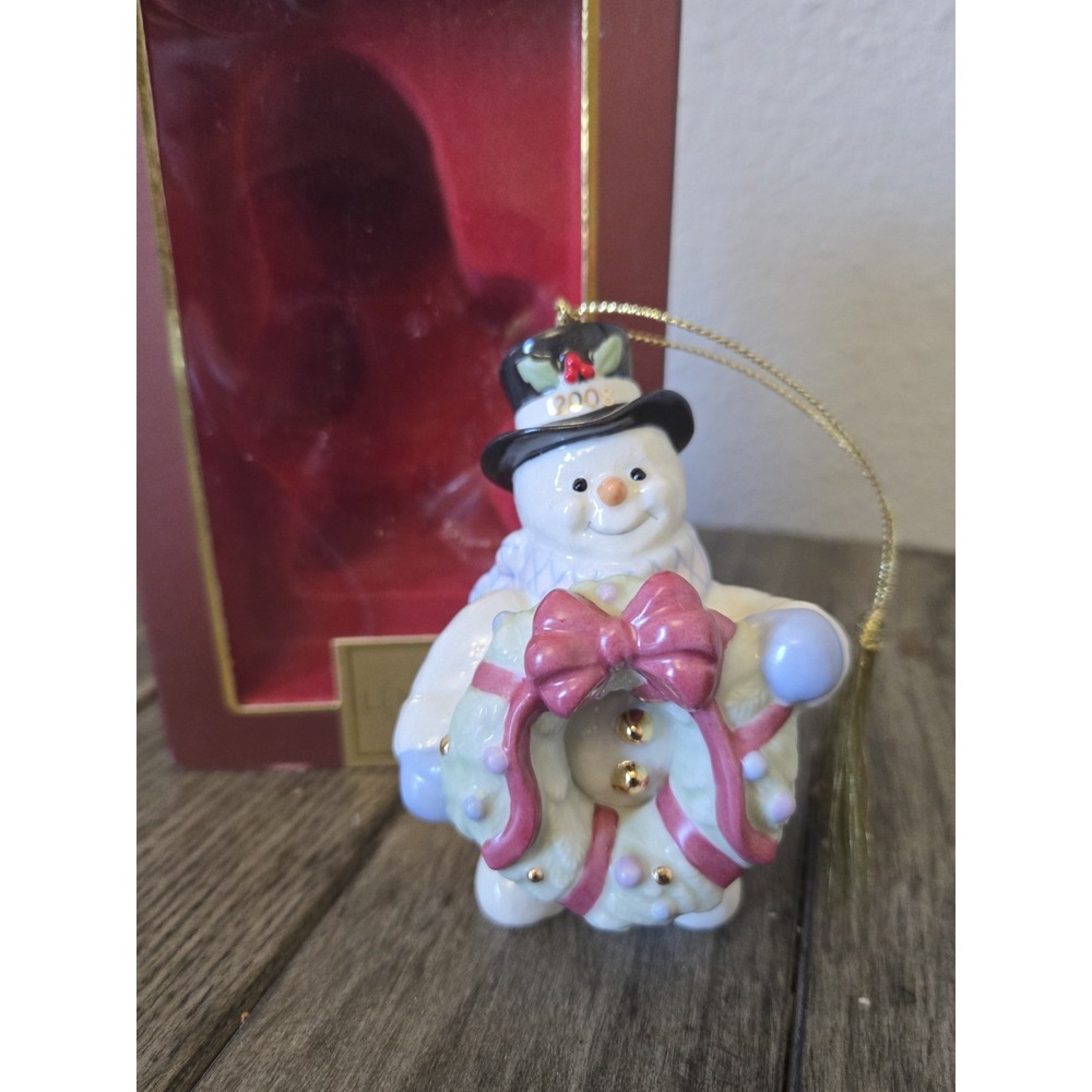 Lenox 2008 Decorating For Christmas Annual Ornament 791195 Snowman hangs stands